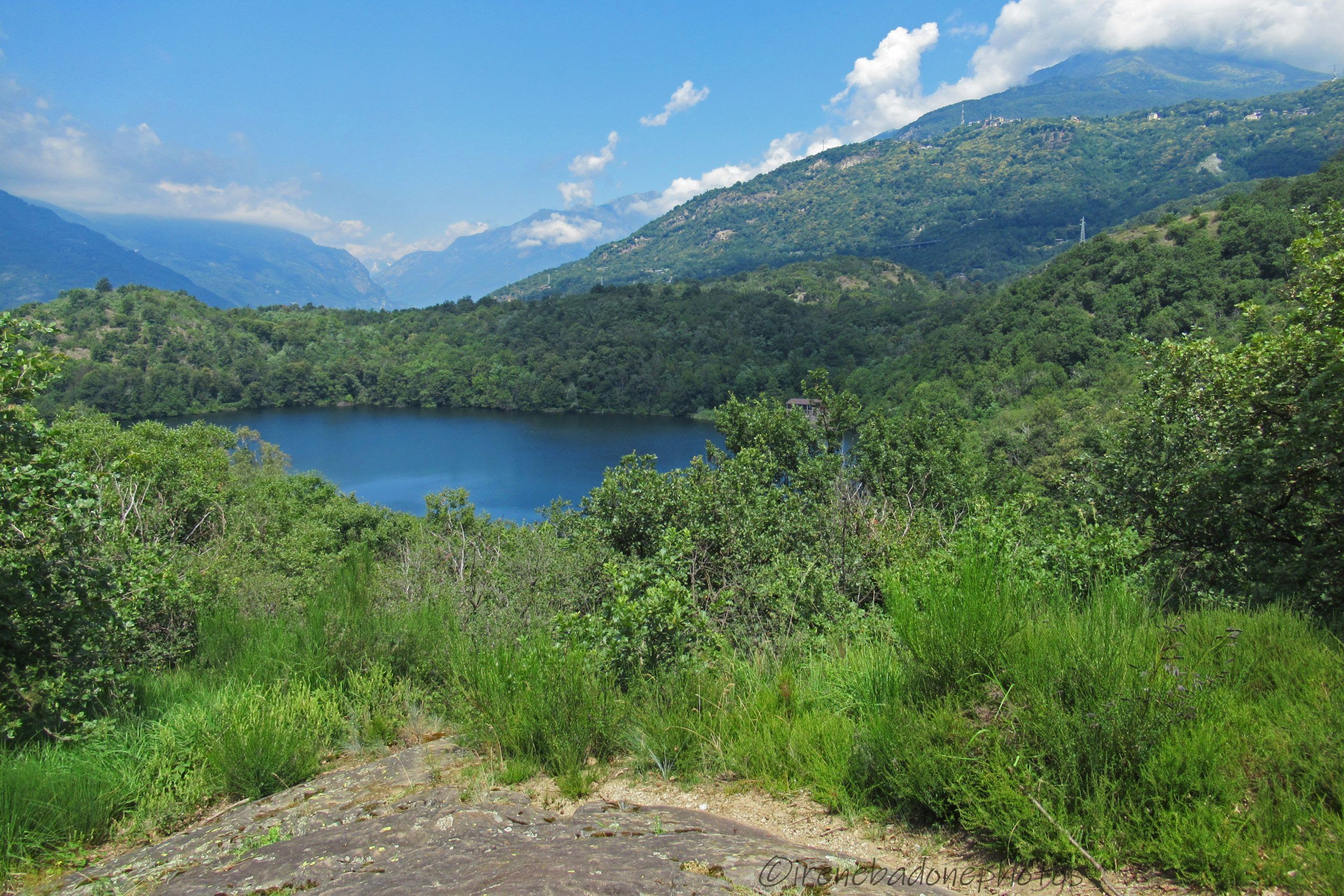 Panorama sul Lago Nero da uno sperone roccioso