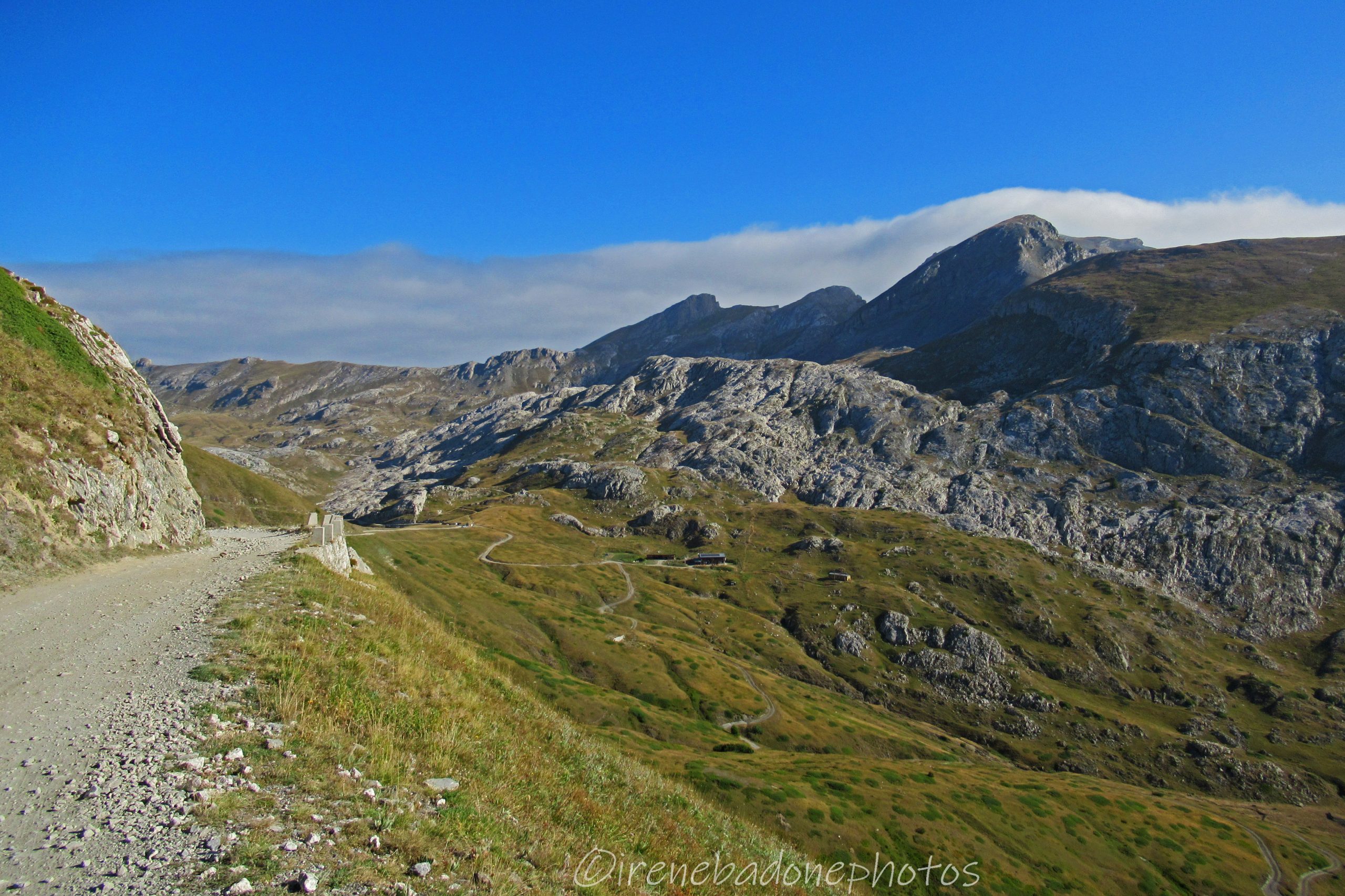 Le chemin monte et descend, mais reste toujours très agréable