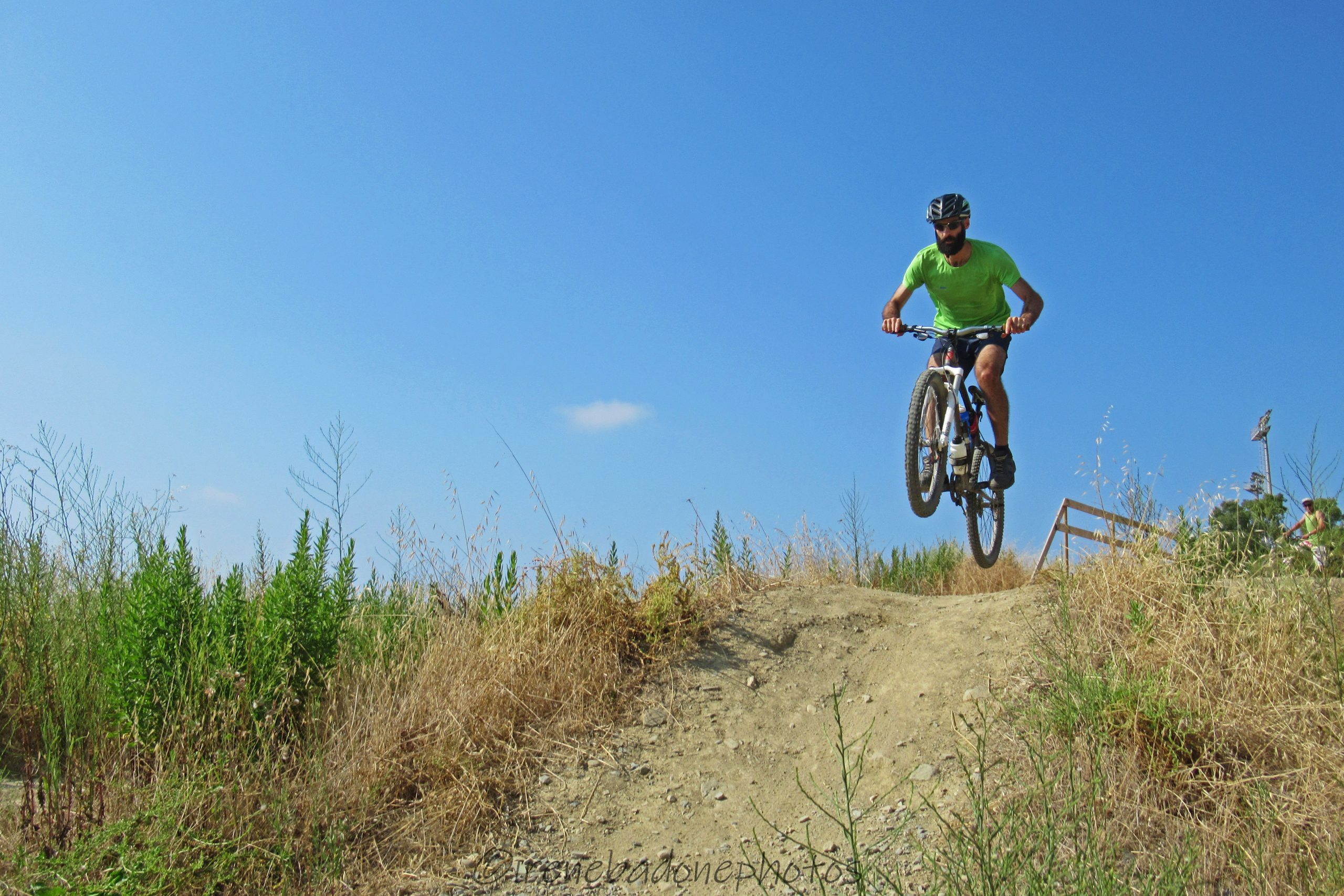 Prima ci si diverte sul pump track ...